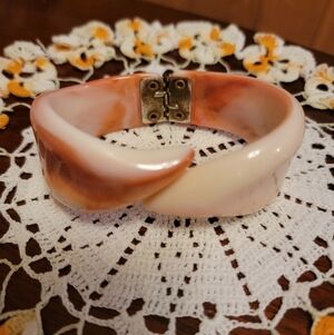 Vintage peach and cream lucite bangle clamper bracelet